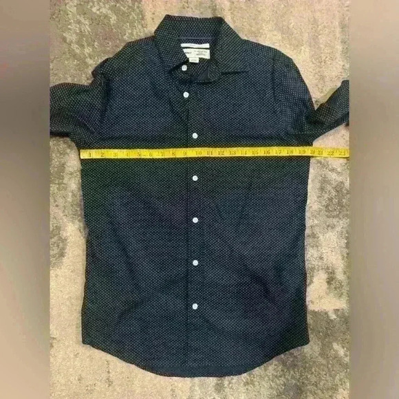 Men’s Blue Polka Dot Old Navy Button Up - Picture 5 of 6